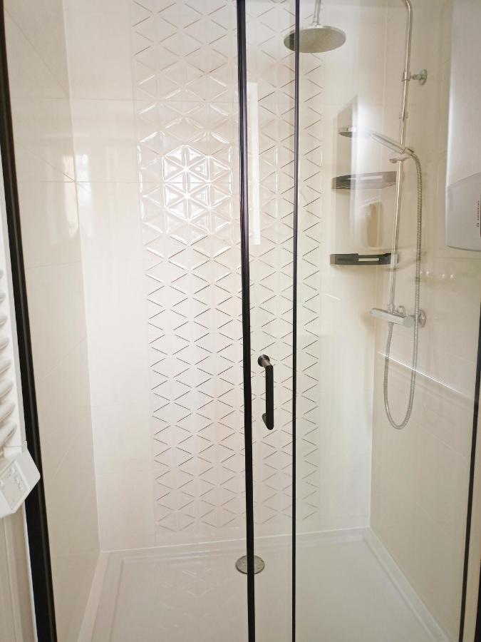 Apartament Celebrity Apartment เลชนา ภายนอก รูปภาพ