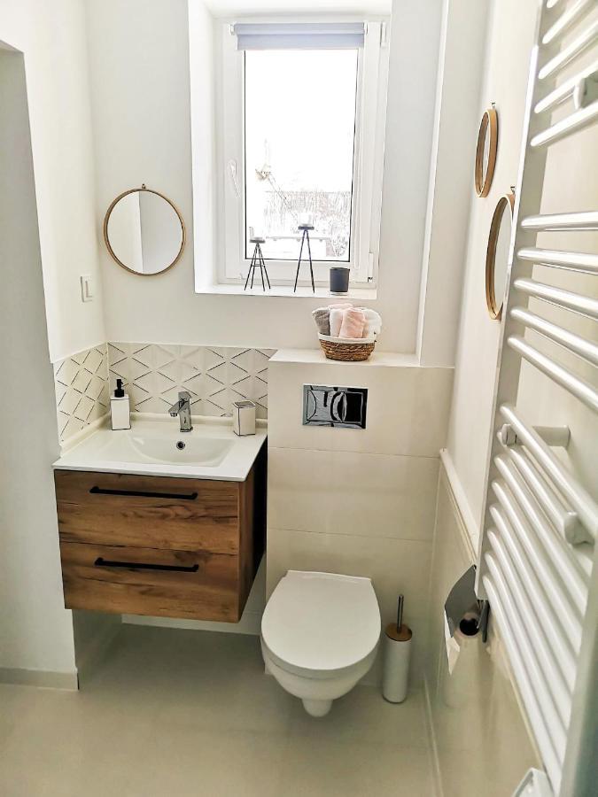 Apartament Celebrity Apartment เลชนา ภายนอก รูปภาพ